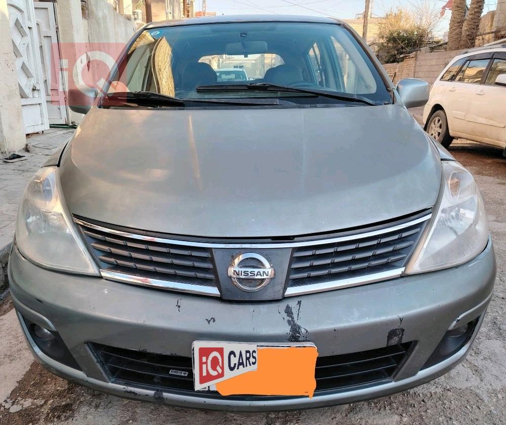 نيسان فيرسا